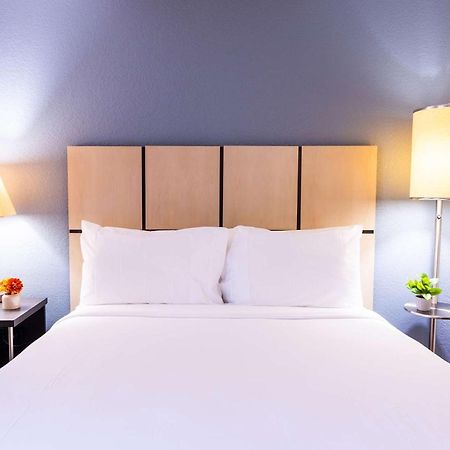 ทาวน์เพลซ สวีท ฮุสตัน บรูคฮัลโลว์ Hotel ฮูสตัน ภายนอก รูปภาพ