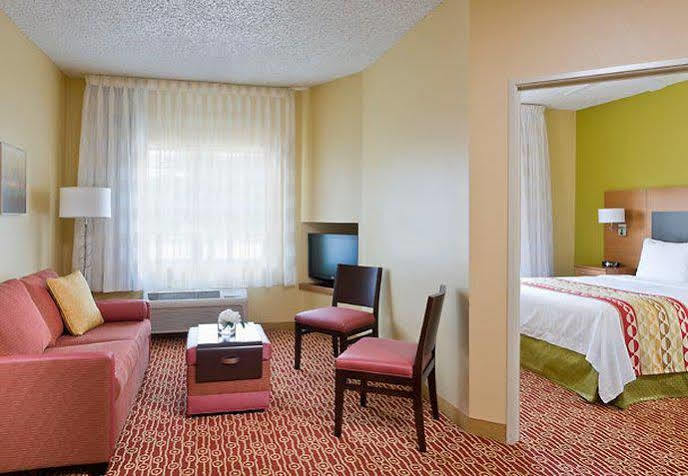 ทาวน์เพลซ สวีท ฮุสตัน บรูคฮัลโลว์ Hotel ฮูสตัน ภายนอก รูปภาพ
